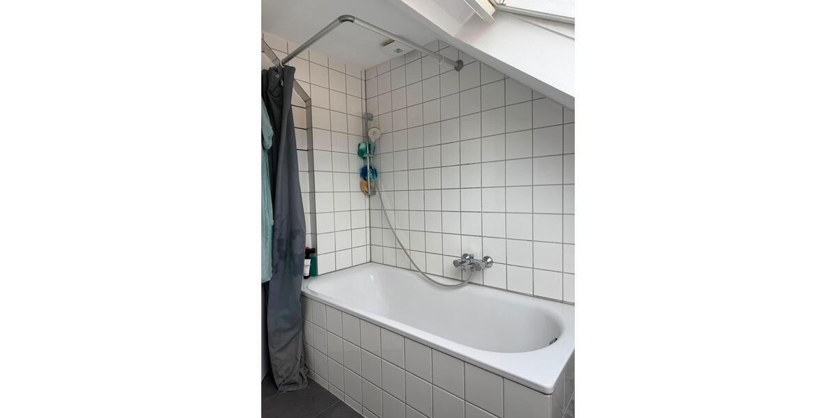 Dachgeschoßwohnung Mülheim an der Ruhr - 2 Zimmer, 50 m&sup2;, 750&euro; | Angebot:27543493