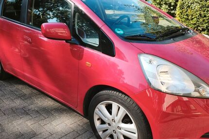 Honda Jazz 154.000 km 2.700 &euro; Oberhausen 46049