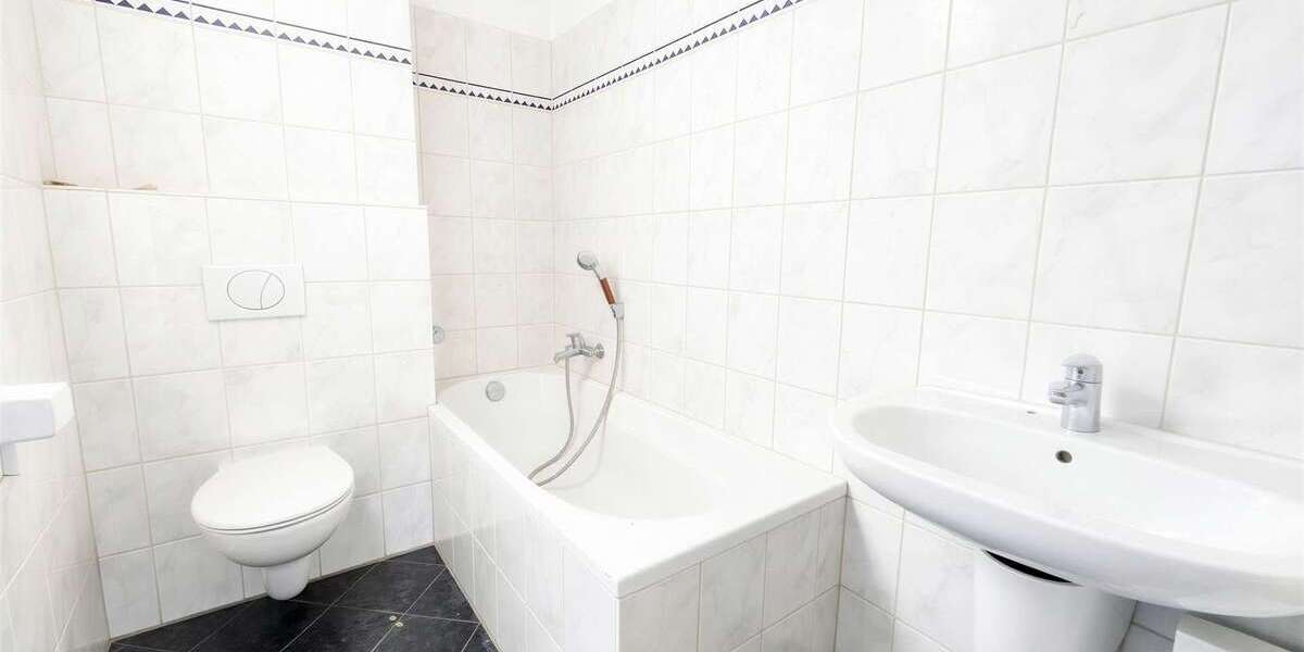 Helle 3,5-Zimmer-Wohnung mit Garage, Kellerraum und Dachboden-Stauraum - Erdgeschoßwohnung Essen Stadtbezirk III | Angebot:27200883