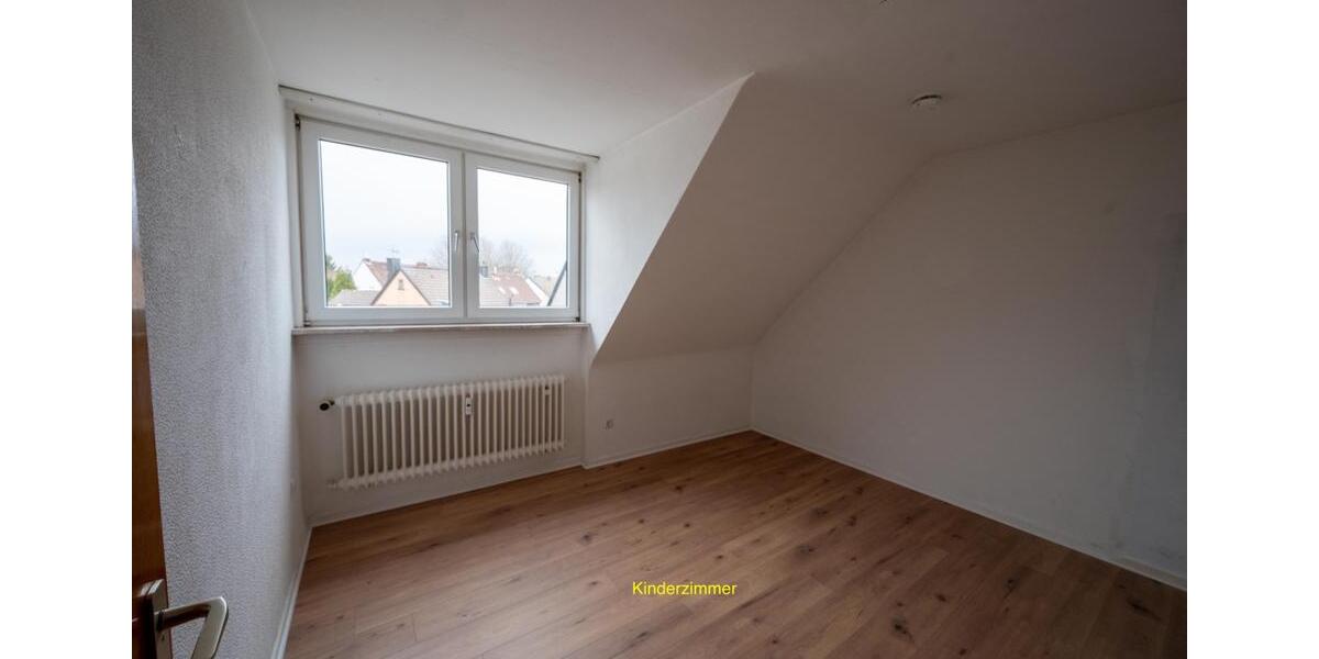 Dachgeschoßwohnung Essen Stadtbezirk IV - 3.5 Zimmer, 63 m&sup2;, 500&euro; | Angebot:25170738