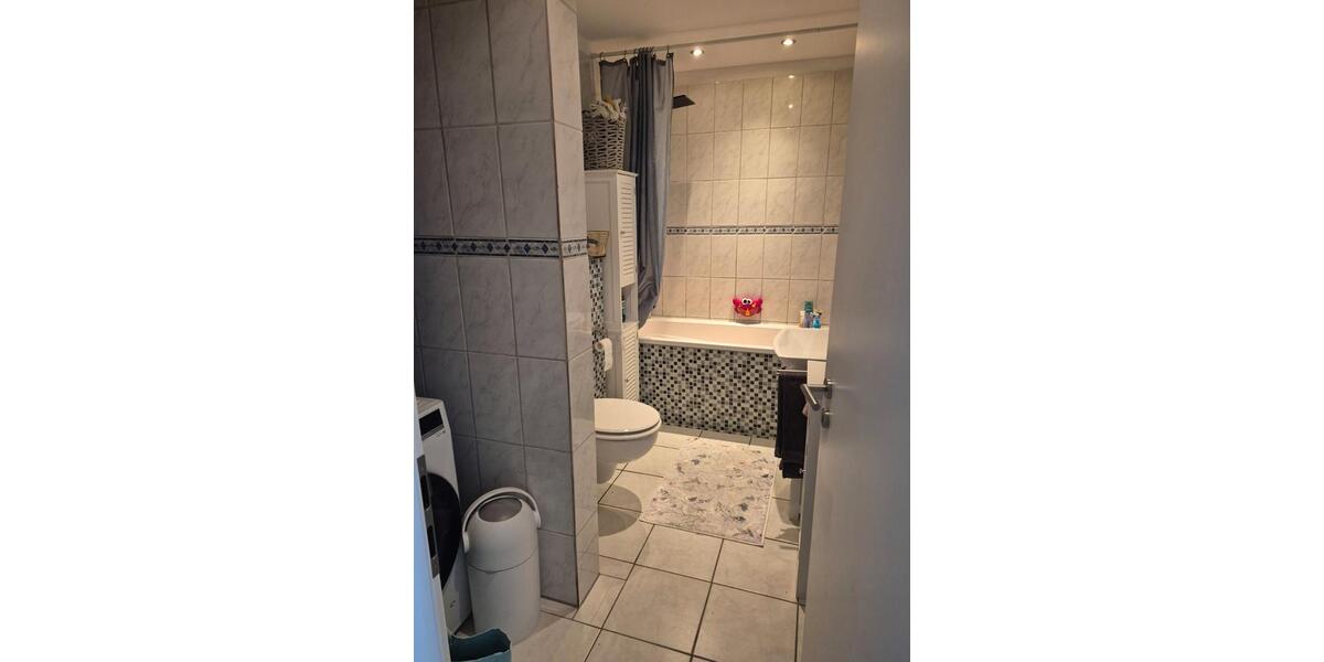 Hochparterre Krefeld Fischeln - 3 Zimmer, 68 m&sup2;, 183.000&euro; | Angebot:27453005