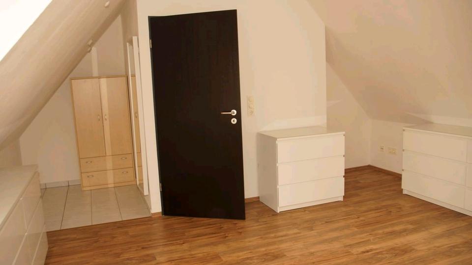 Maisonettenwohnung Langenfeld (Rheinland) - 2 Zimmer, 65 m&sup2;, 799&euro; | Angebot:25590265