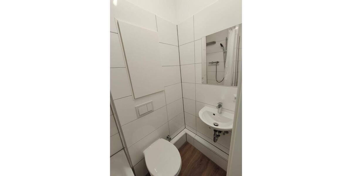 Dachgeschoßwohnung Essen Huttrop - 1 Zimmer, 19 m&sup2;, 520&euro; | Angebot:27557493