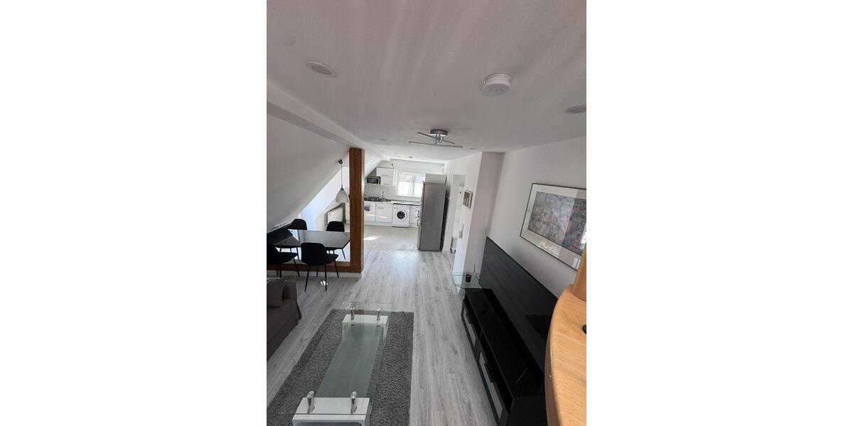 Dachgeschoßwohnung Düsseldorf Stadtbezirk 5 - 2 Zimmer, 80 m&sup2;, 1.400&euro; | Angebot:26479425