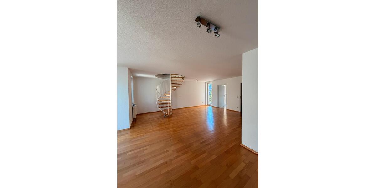 Maisonettenwohnung Düsseldorf Derendorf - 2.5 Zimmer, 114 m&sup2;, 2.457&euro; | Angebot:27537500