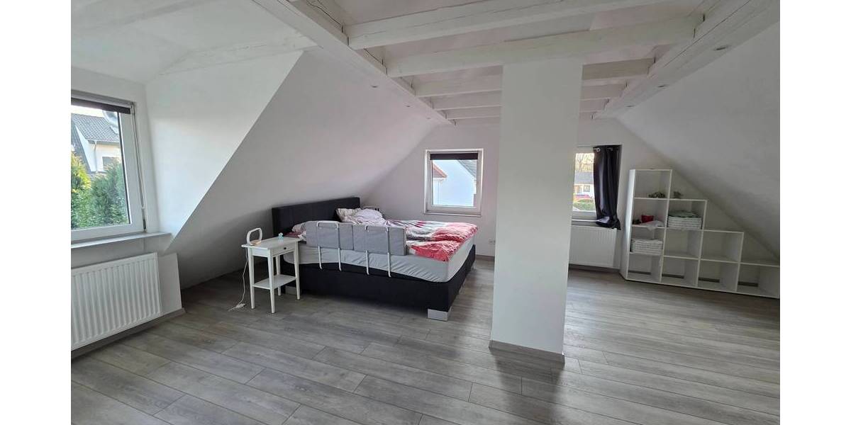 Doppelhaushälfte Velbert Kostenberg - 9 Zimmer, 259 m&sup2;, 650.000&euro; | Angebot:25680192