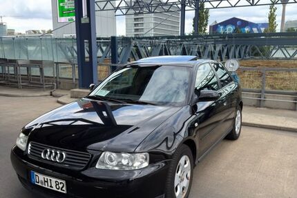 Audi A3 215.686 km 2.100 &euro; Düsseldorf 40211