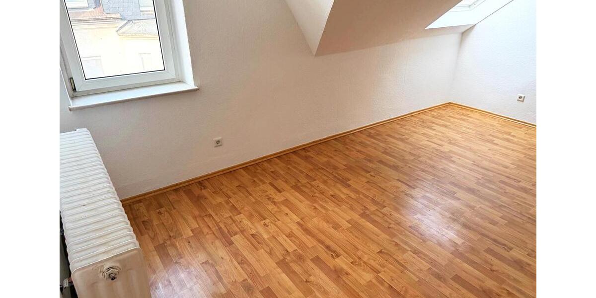 Dachgeschoßwohnung Gelsenkirchen Rotthausen - 3 Zimmer, 80 m&sup2;, 609&euro; | Angebot:27577041