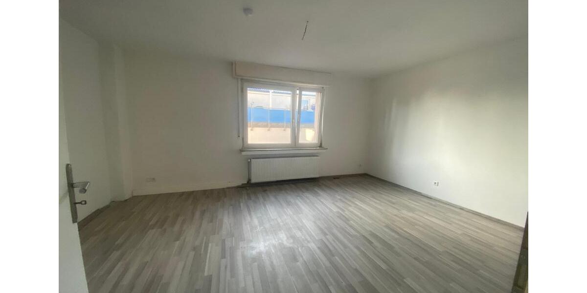 Etagenwohnung Solingen Mitte - 4 Zimmer, 113 m&sup2;, 1.100&euro; | Angebot:25642599