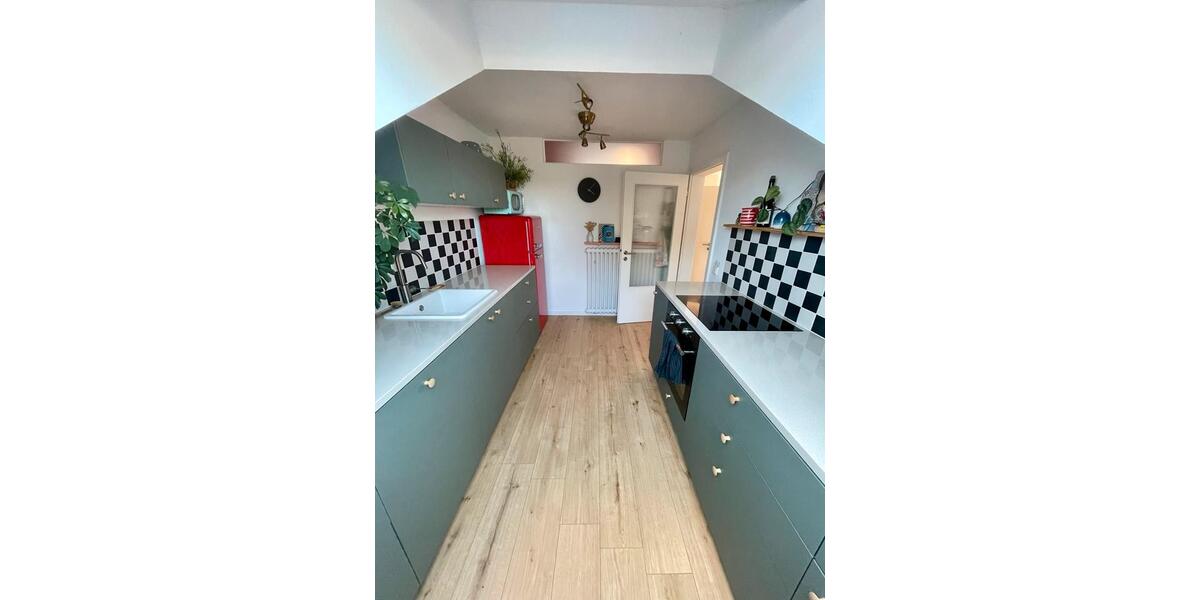 Dachgeschoßwohnung Krefeld Gellep-Stratum - 2.5 Zimmer, 60 m&sup2;, 168.000&euro; | Angebot:27197687