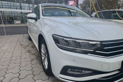 VW Passat Variant 150.000 km 20.700 &euro; Duisburg 47057
