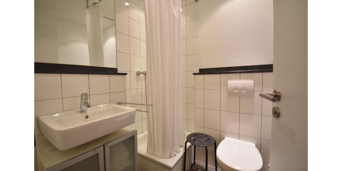 Etagenwohnung Düsseldorf Stadtbezirk 2 - 3 Zimmer, 106 m&sup2;, 1.700&euro; | Angebot:23373800