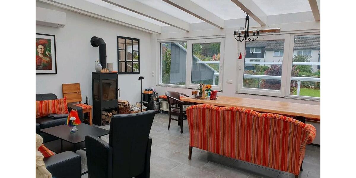 Reihenhaus Essen Stadtbezirk VI - 7 Zimmer, 160 m&sup2;, 1.500&euro; | Angebot:25830712