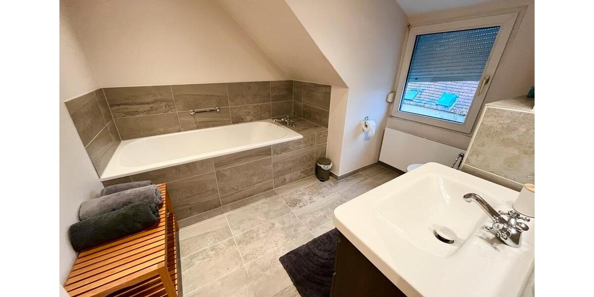 Einfamilienhaus Düsseldorf Stadtbezirk 5 - 4 Zimmer, 168 m&sup2;, 2.690&euro; | Angebot:25706619