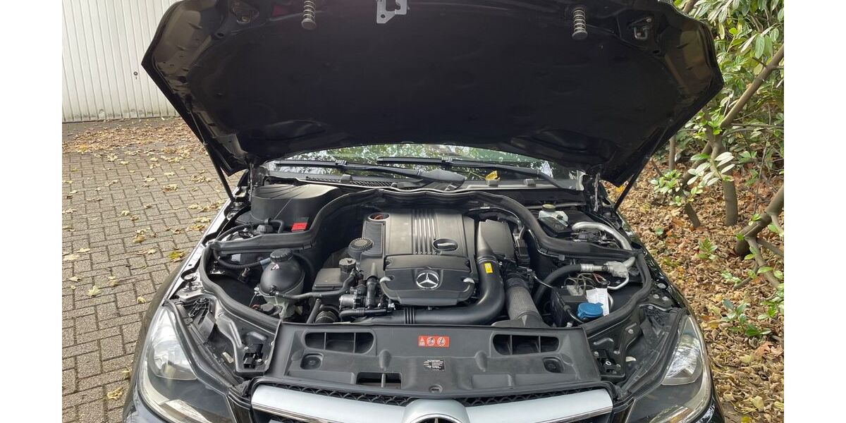 Mercedes-Benz C 180 131.658 km 7.000 &euro; Oberhausen 46049