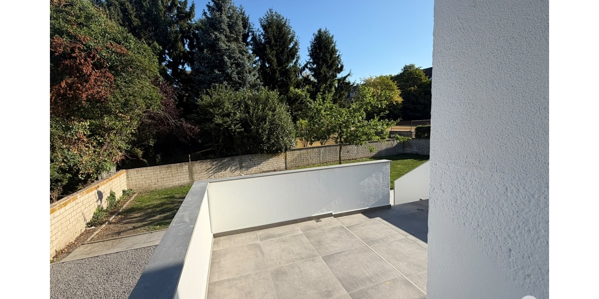 Einfamilienhaus mit 5 Zimmern und 2 Bädern, großem Garten ideal für Familien. Komplett saniert! - Einfamilienhaus Düsseldorf / Rath Rath | Angebot:27190569