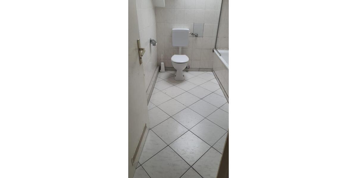 Dachgeschoßwohnung Hilden - 3 Zimmer, 70 m&sup2;, 900&euro; | Angebot:25943760