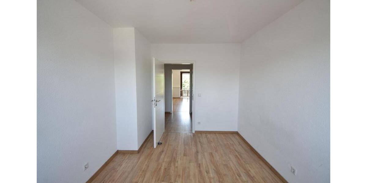 Etagenwohnung Essen Stadtbezirk VI - 4 Zimmer, 145 m&sup2;, 1.550&euro; | Angebot:22040281
