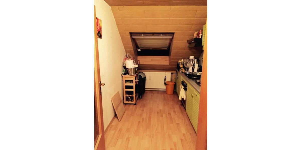 Dachgeschoßwohnung Duisburg Mittelmeiderich - 2 Zimmer, 45 m&sup2;, 450&euro; | Angebot:25894328