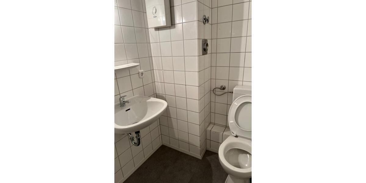 Erdgeschoßwohnung Wuppertal Arrenberg - 1 Zimmer, 28 m&sup2;, 141&euro; | Angebot:25220396