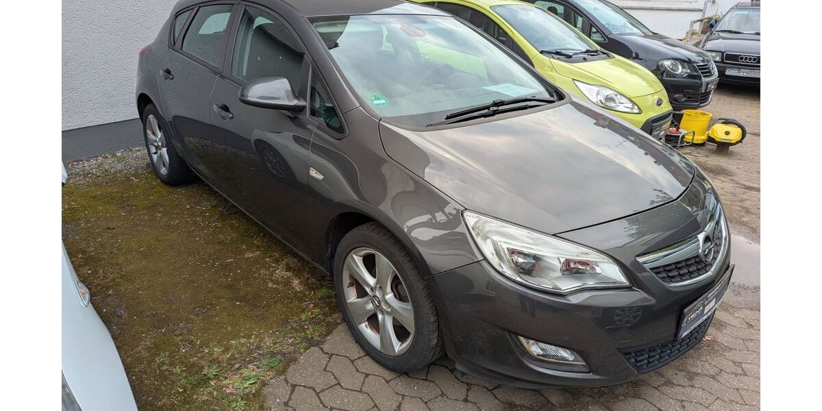 Opel Astra 107.600 km 4.450 &euro; Mülheim-Ruhr 45473
