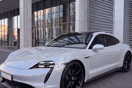 Porsche Taycan 78.895 km 52.900 &euro; Düsseldorf 40231