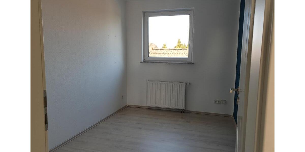Dachgeschoßwohnung Langenfeld (Rheinland) - 3 Zimmer, 85 m&sup2;, 289.000&euro; | Angebot:27514302