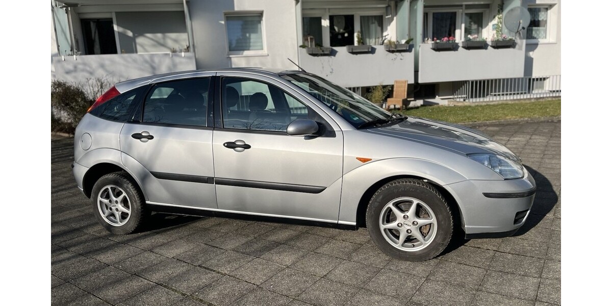 Ford Focus 142.000 km 2.650 &euro; Düsseldorf 40213