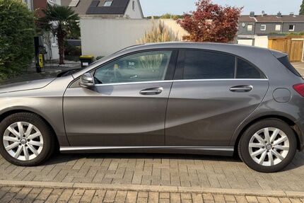Mercedes-Benz A 180 53.939 km 14.399 &euro; Mülheim 45475