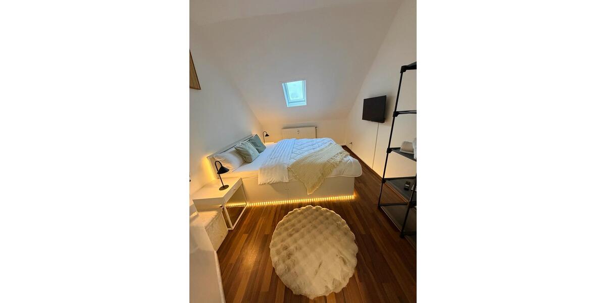 Dachgeschoßwohnung Essen Stadtbezirk III - 3 Zimmer, 55 m&sup2;, 2.100&euro; | Angebot:25317745