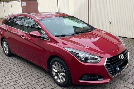 Hyundai i40 109.000 km 8.900 &euro; Duisburg 47166
