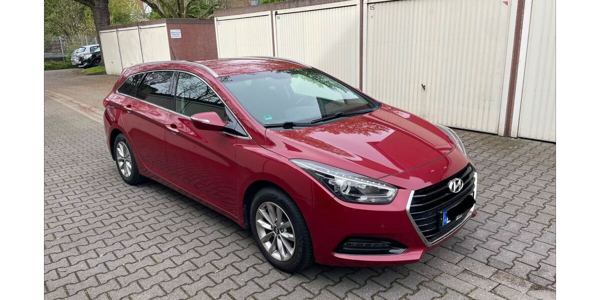 Hyundai i40 109.000 km 8.900 &euro; Duisburg 47166