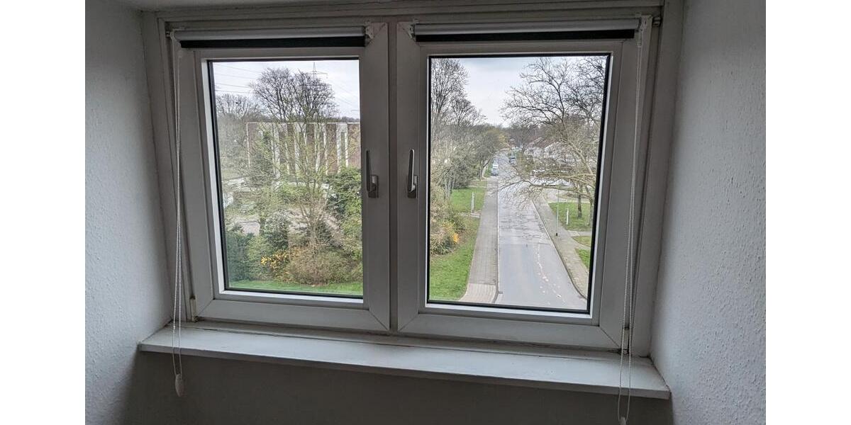 Dachgeschoßwohnung Duisburg Huckingen - 1.5 Zimmer, 30 m&sup2;, 330&euro; | Angebot:24224463