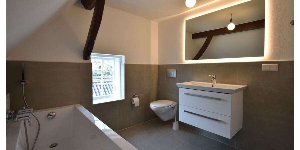 Etagenwohnung Velbert Frohnberg - 3 Zimmer, 105 m&sup2;, 940&euro; | Angebot:26884938