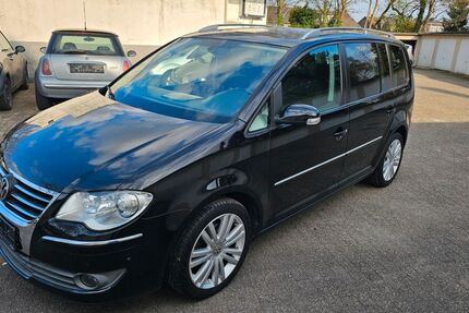 VW Touran 148.711 km 5.950 &euro; Oberhausen 46119