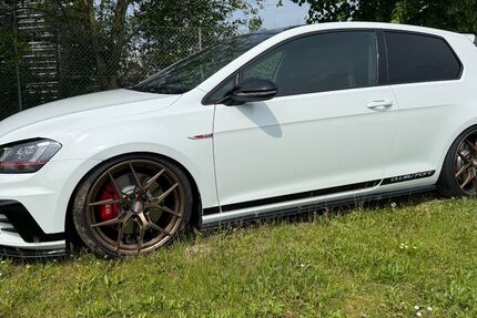 VW Golf 26.000 km 31.999 &euro; Willich 47877