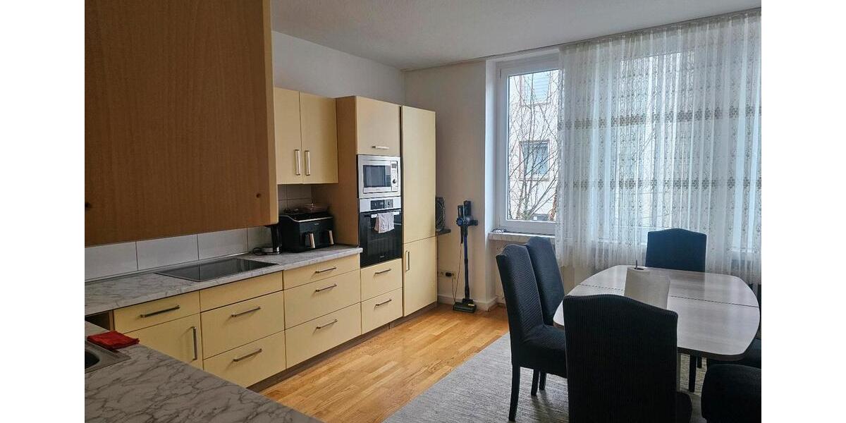 Etagenwohnung Solingen - 6 Zimmer, 130 m&sup2;, 1.600&euro; | Angebot:25640100