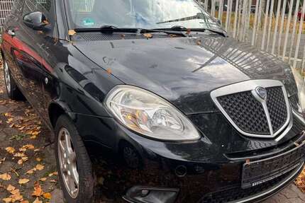 Lancia Ypsilon 110.000 km 2.499 &euro; Krefeld 47807