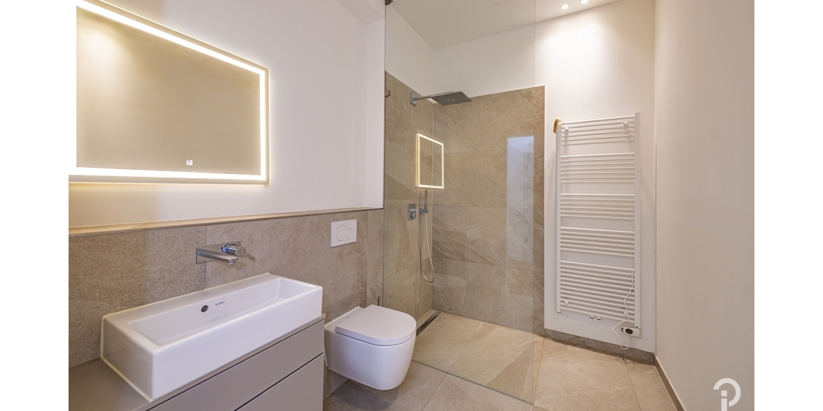 Repräsentative, hochwertige 3 Zimmer-Wohnung mit großer Dachterrasse im Herzen Düsseldorfs. - Etagenwohnung Düsseldorf | Angebot:27008401
