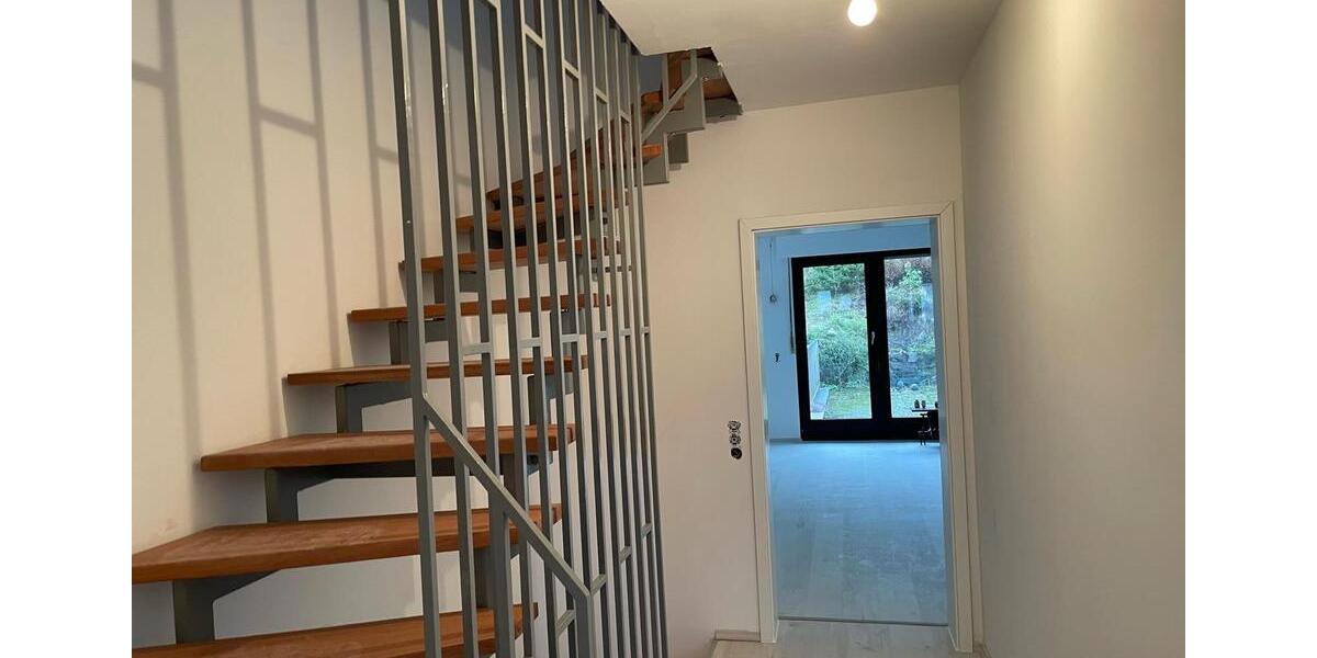 Reihenhaus Wuppertal Gemarkung Elberfeld - 5 Zimmer, 165 m&sup2;, 1.800&euro; | Angebot:25975942