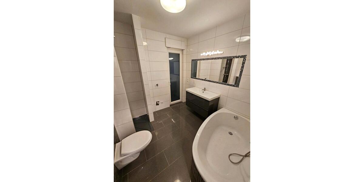 Etagenwohnung Dormagen Broich - 6 Zimmer, 139 m&sup2;, 580.000&euro; | Angebot:27450759