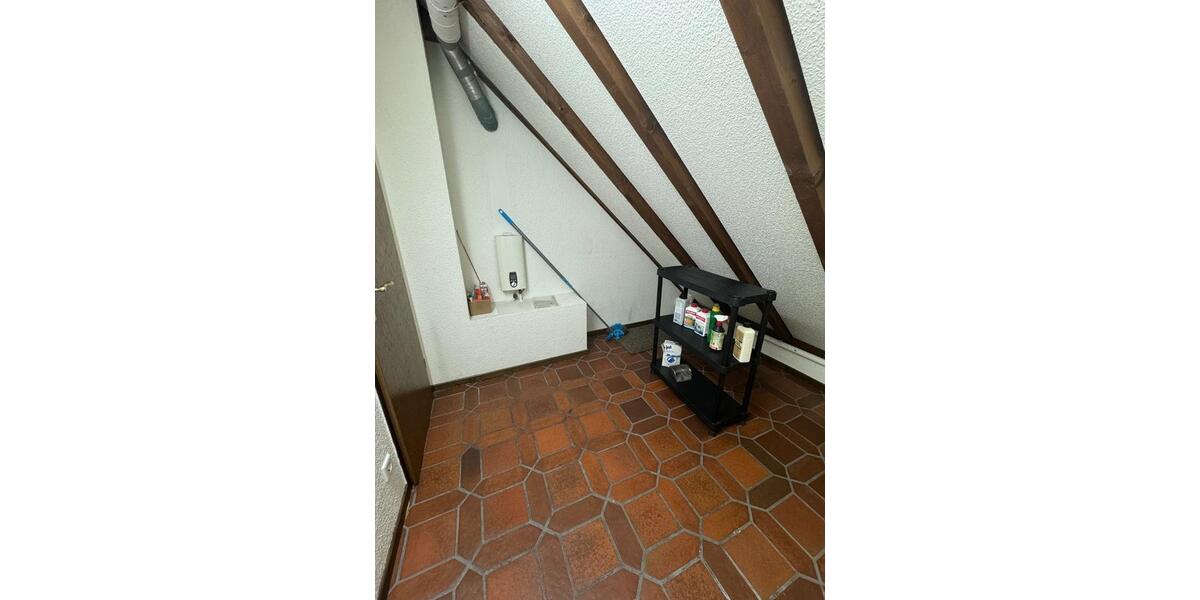 Dachgeschoßwohnung Düsseldorf Pempelfort - 3 Zimmer, 122 m&sup2;, 2.074&euro; | Angebot:25219719