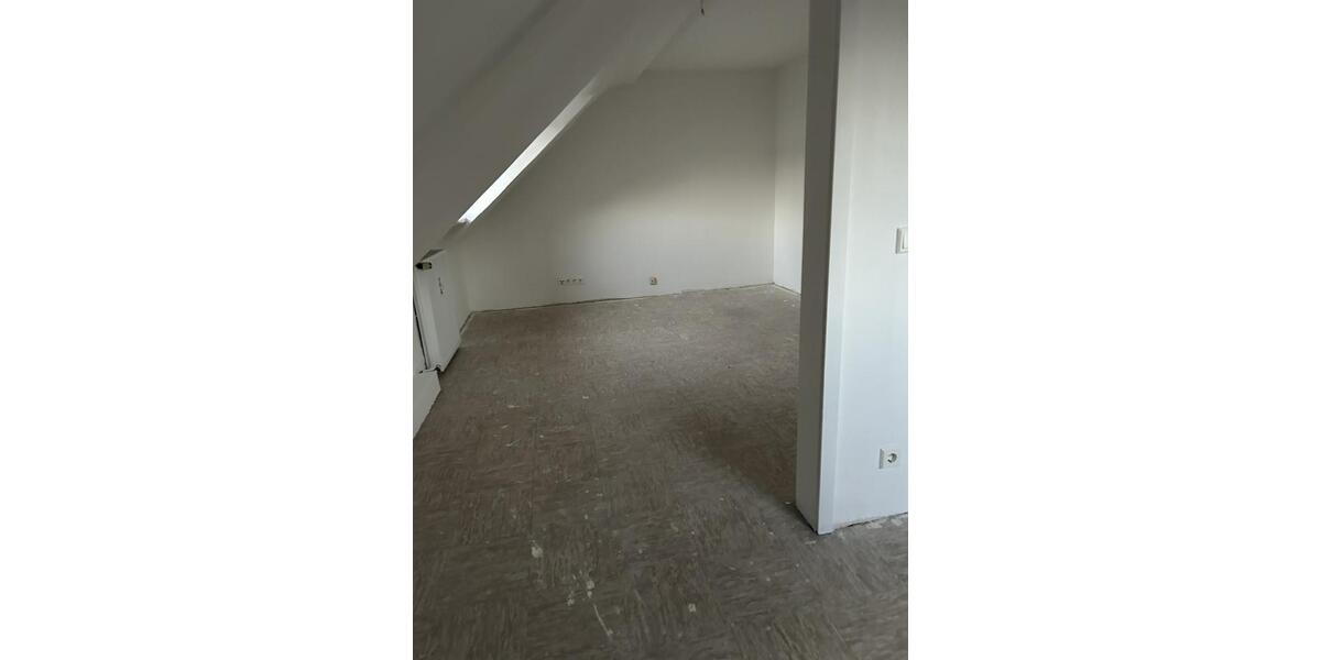 Dachgeschoßwohnung Duisburg Walsum - 2.5 Zimmer, 70 m&sup2;, 494&euro; | Angebot:23282116