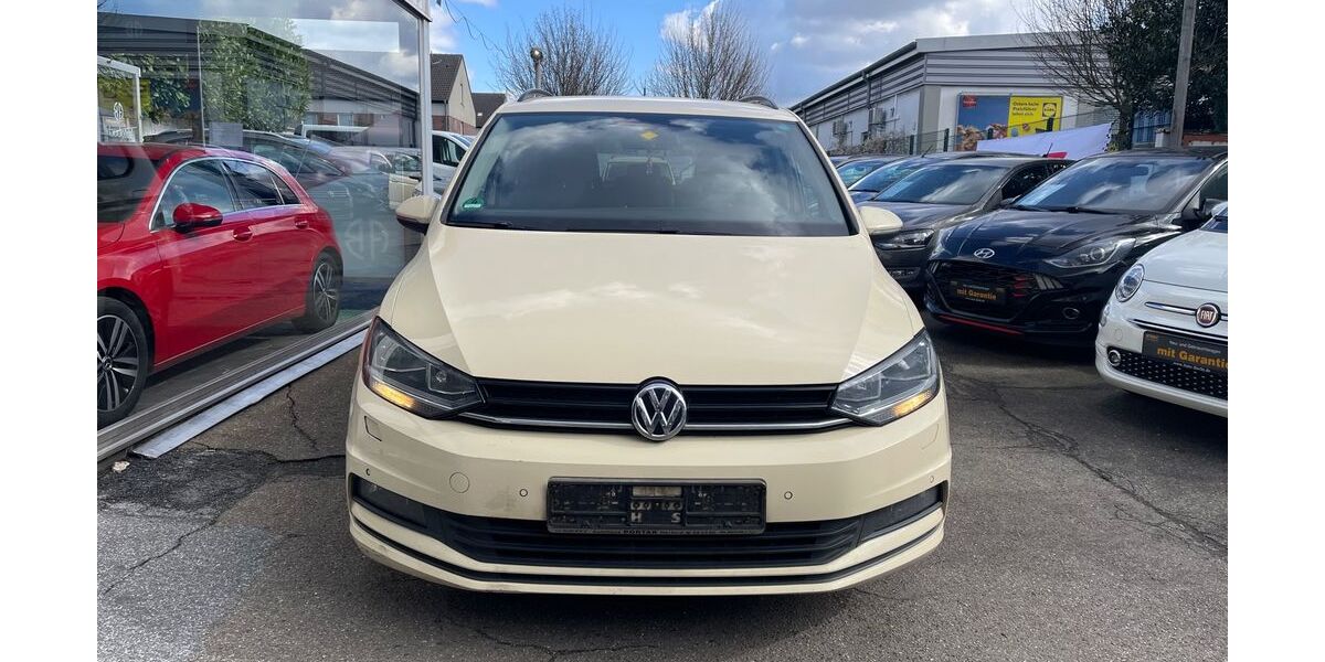 VW Touran 493.930 km 4.999 &euro; Oberhausen 46045