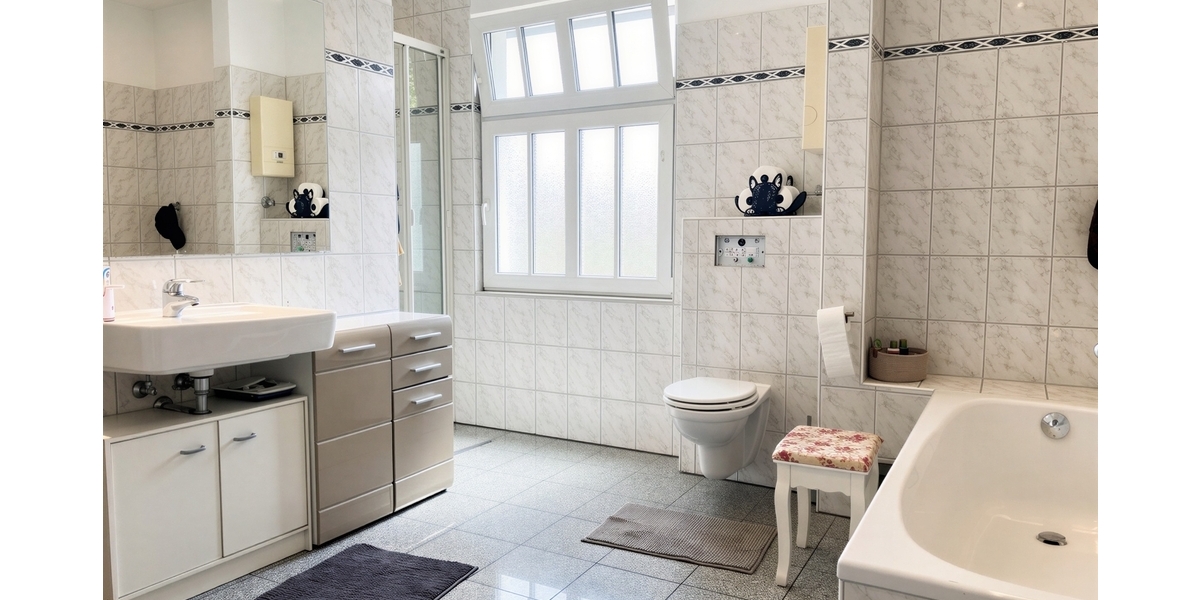 Altbaucharme auf ca. 102 m² – stilvolle 3-Zimmer-Wohnung in Solingen-Wald - Etagenwohnung Solingen Wald | Angebot:27055297