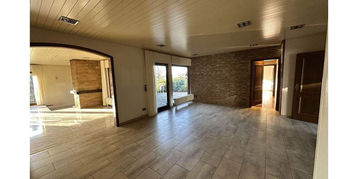 Bungalow Solingen Gräfrath - 6 Zimmer, 236 m&sup2;, 675.000&euro; | Angebot:25755949