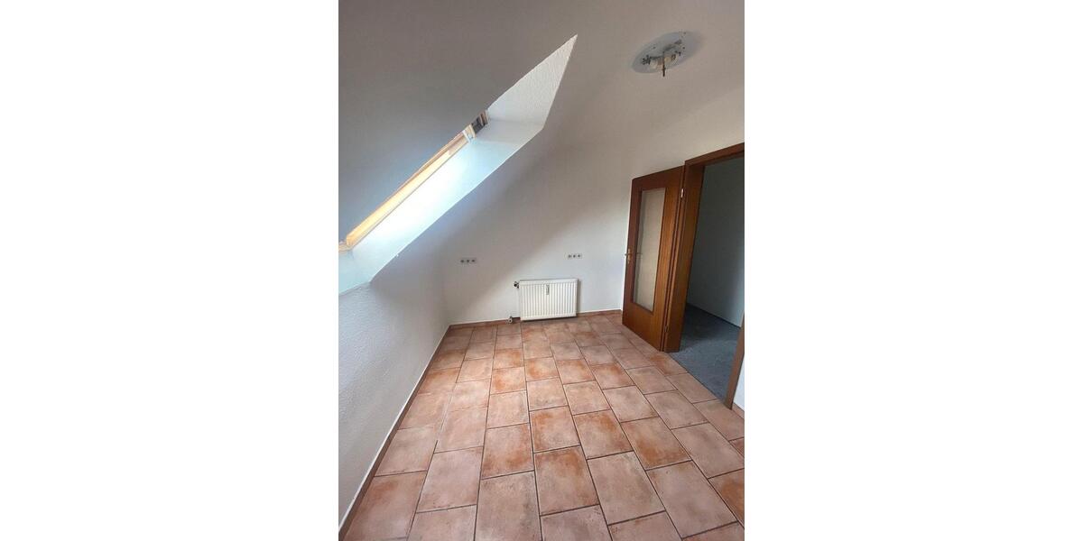Dachgeschoßwohnung Duisburg Duisburg-Mitte - 2 Zimmer, 65 m&sup2;, 425&euro; | Angebot:26262987