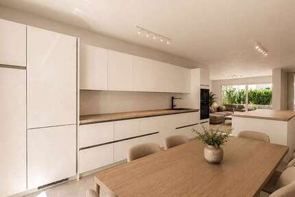Wohnung Düsseldorf Friedrichstadt - 4 Zimmer, 147 m&sup2;, 3.000&euro; | Angebot:26982174