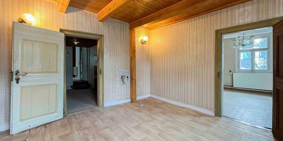 Einfamilienhaus Solingen Gräfrath - 6 Zimmer, 108 m&sup2;, 160.000&euro; | Angebot:25781326