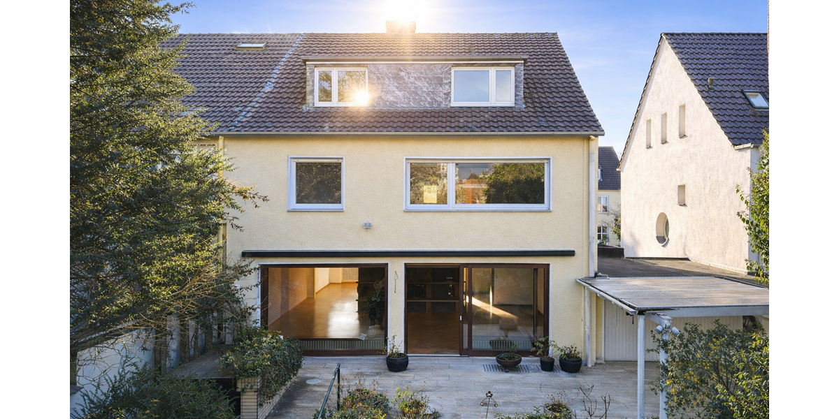 Einfamilienhaus Hilden - 8 Zimmer, 292 m&sup2;, 695.000&euro; | Angebot:26069179